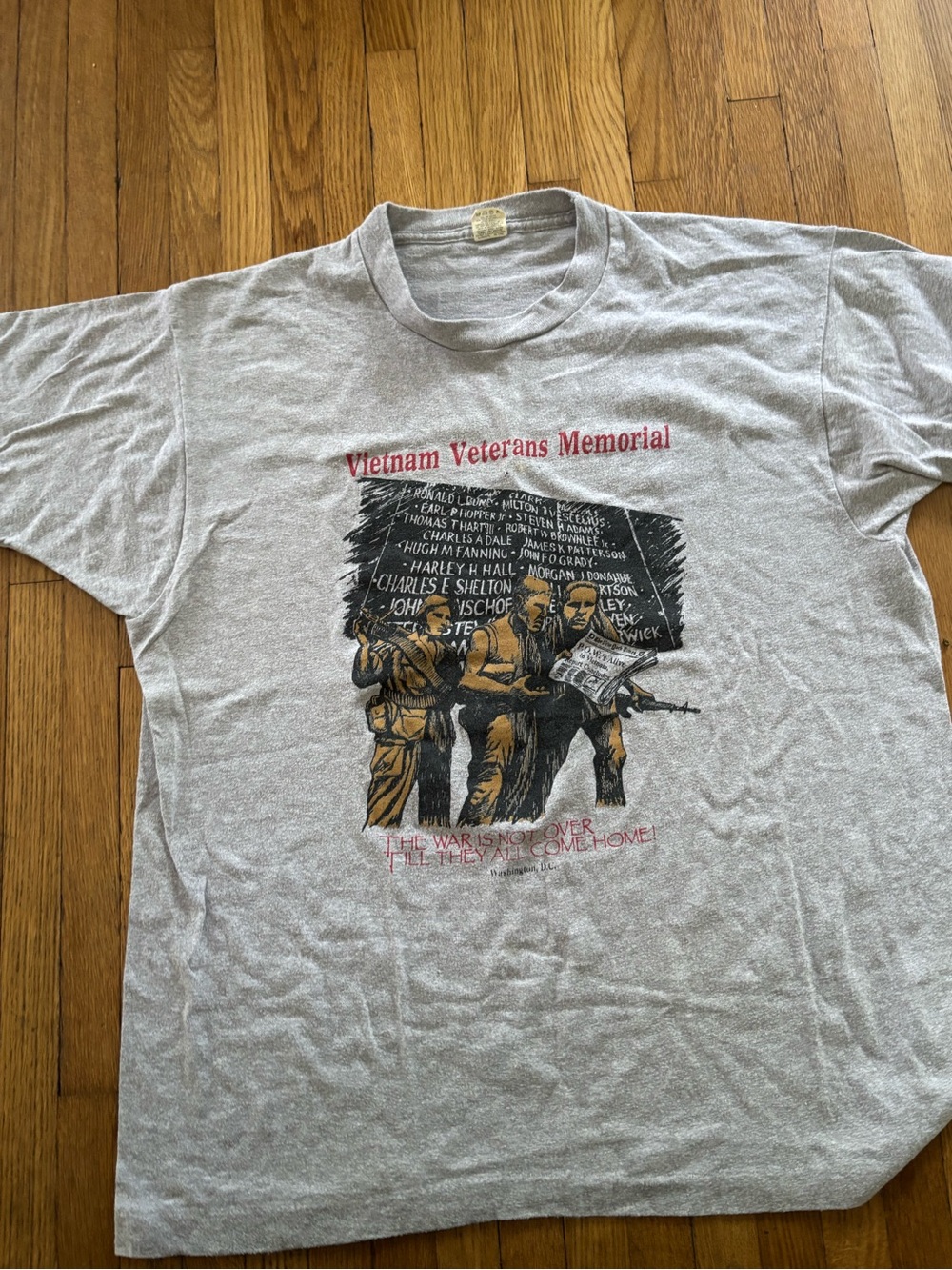 Vintage 89’s Vietnam Veterans Memorial Graphic Tee gray single stitch xl